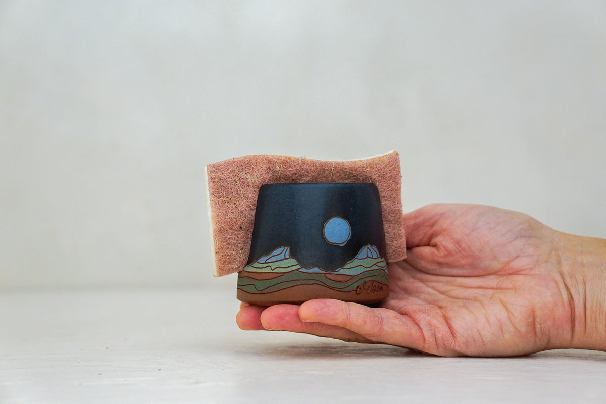 Mountain Sponge Holder in Darby