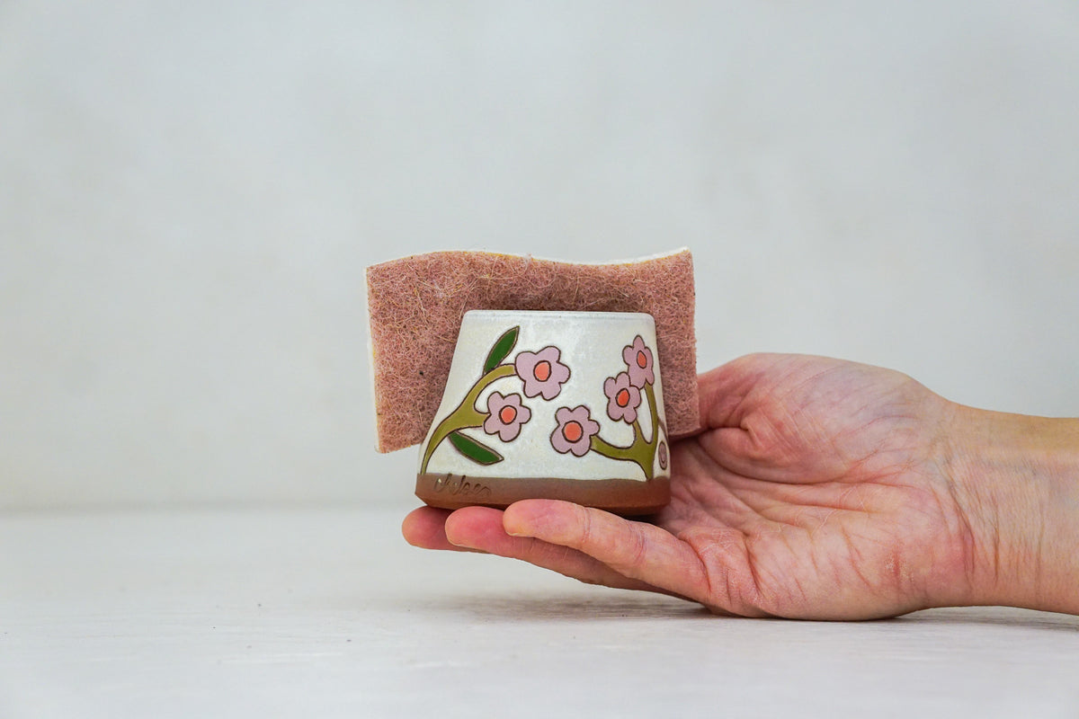 Lil Pink Flower Sponge Holder in Bone