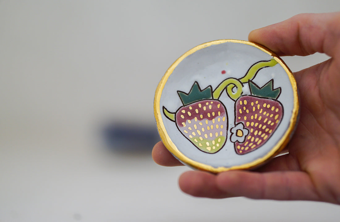 GOLD Strawberry ring dish