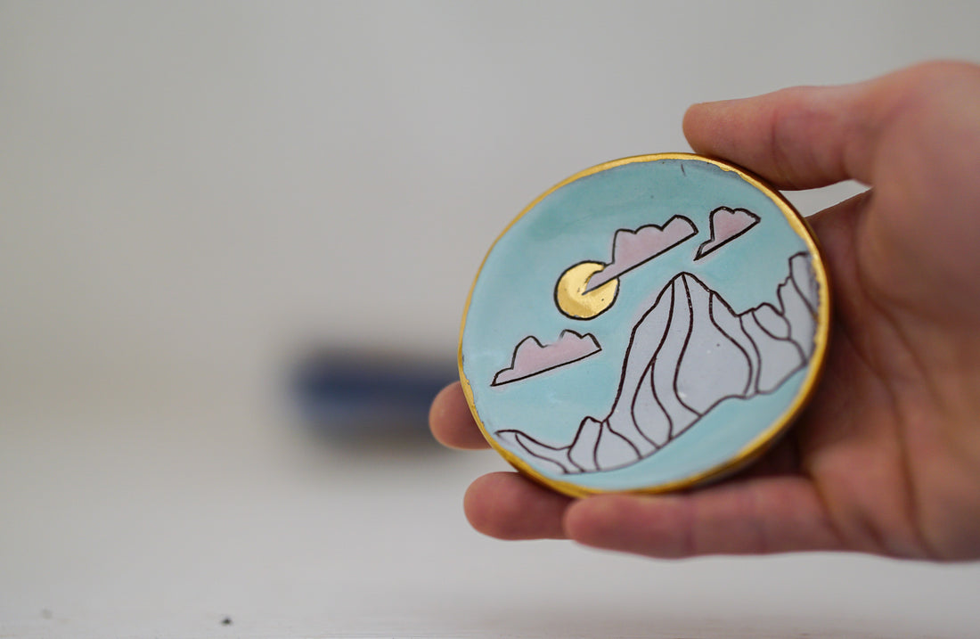 GOLD E Teton Cotton Candy sky ring dish