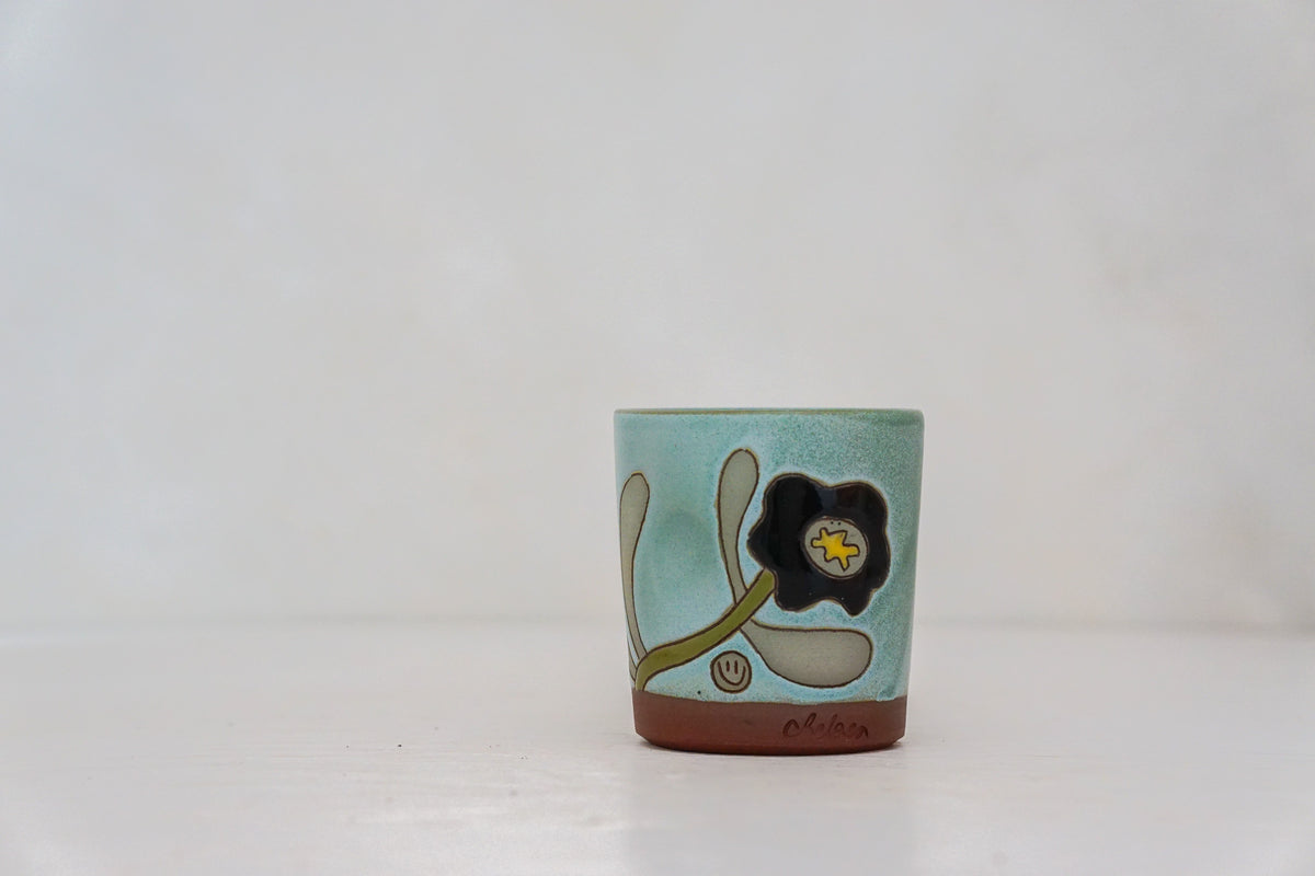 Happy Flower cup In Lake