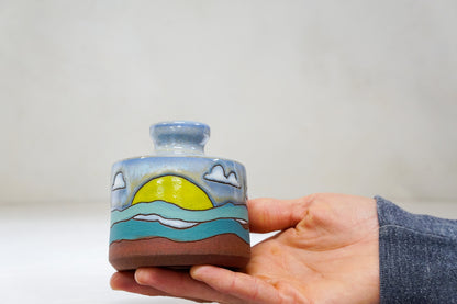Catching waves Bud vase in Lavender magic