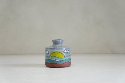 Catching waves Bud vase in Lavender magic