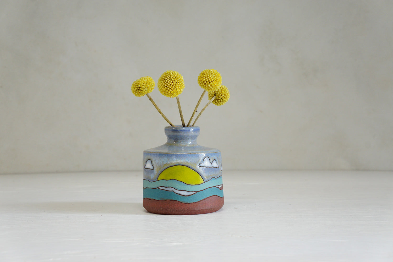 Catching waves Bud vase in Lavender magic