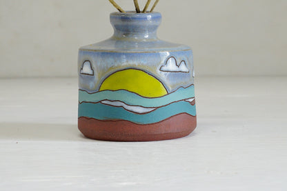 Catching waves Bud vase in Lavender magic