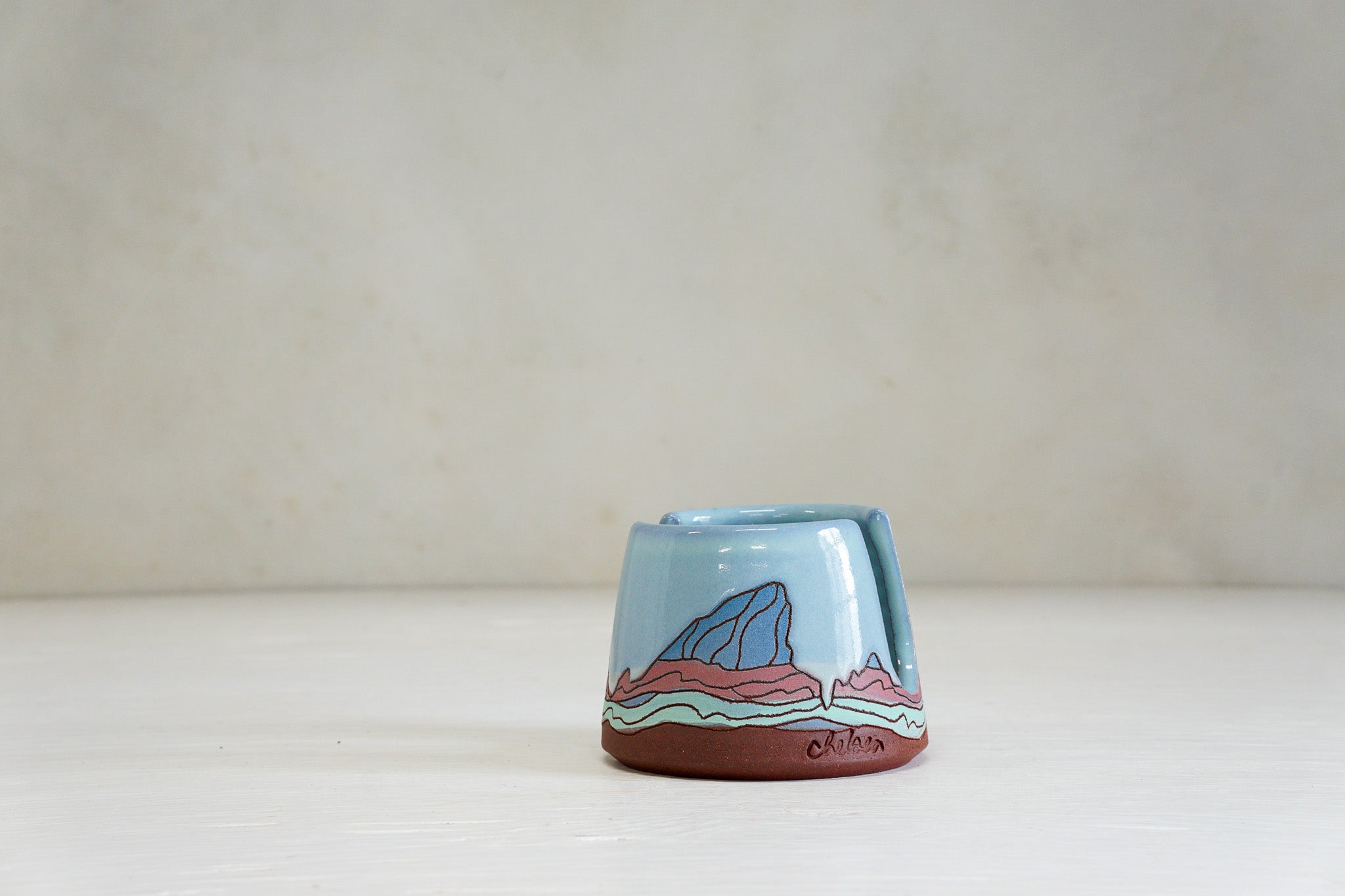 E teton Sponge Holder in Ira (on blue slip)