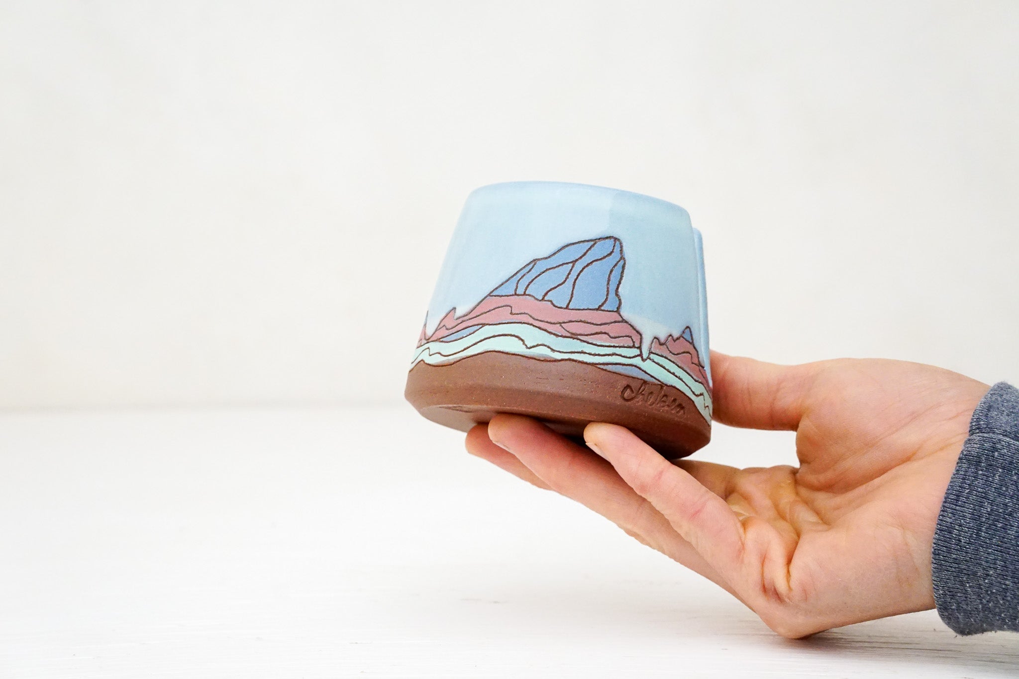 E teton Sponge Holder in Ira (on blue slip)