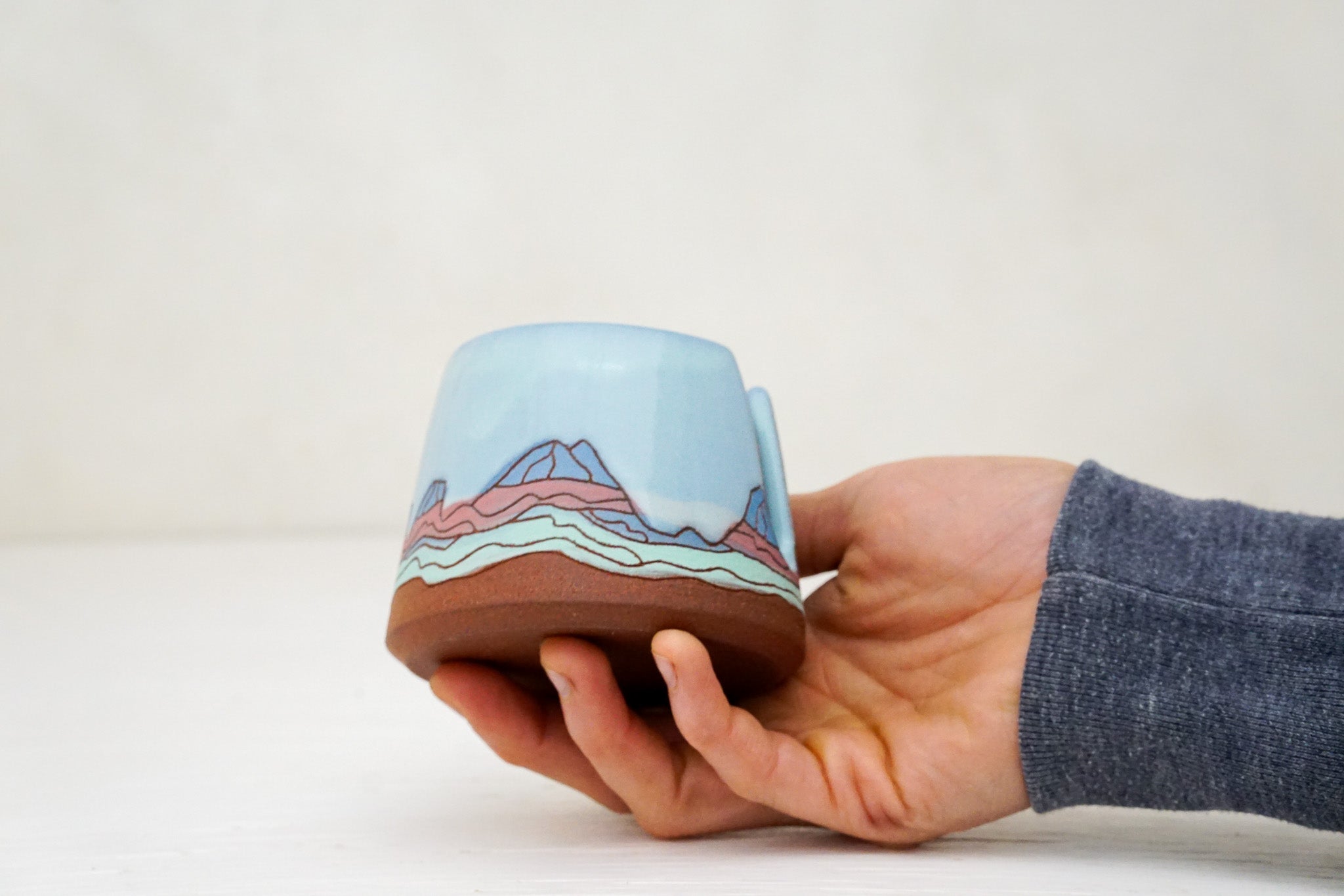 E teton Sponge Holder in Ira (on blue slip)
