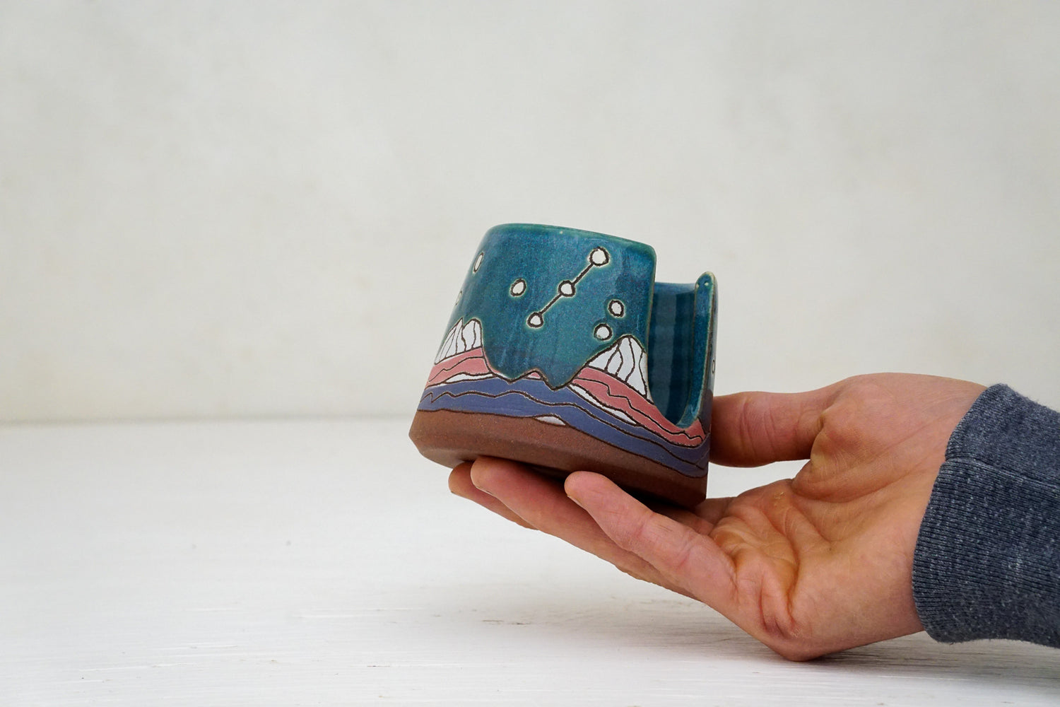 E Teton Crescent moon Sponge Holder in Huckleberry