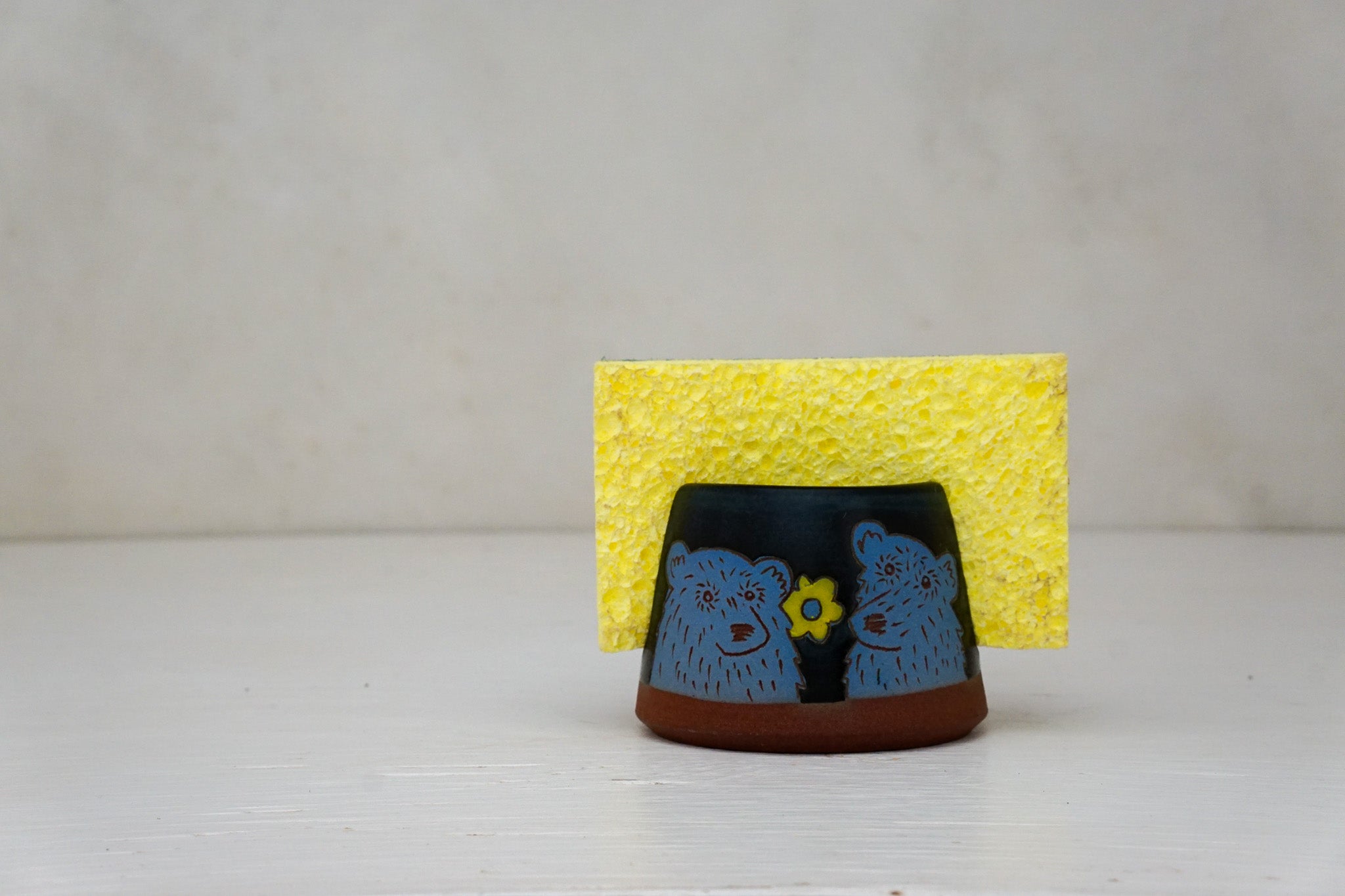Blue Bear Sponge holder in Darby