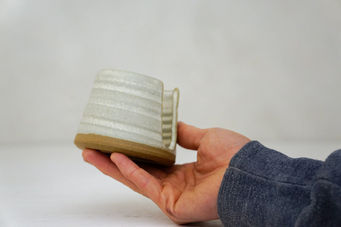 Sponge holder in Limestone