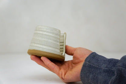 Sponge holder in Limestone