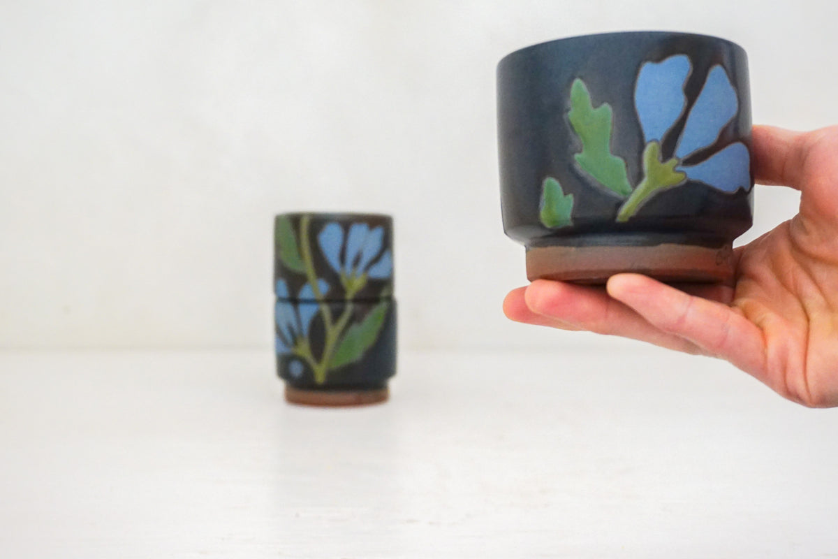 Dancing flowers blue Stacker cups in Darby