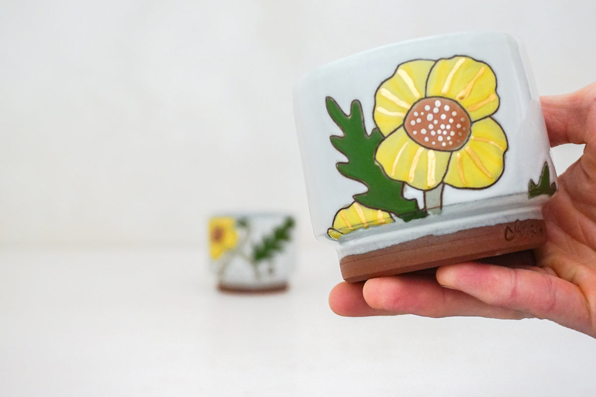 SILVER &amp; GOLD Yellow Flower stacker cups in White