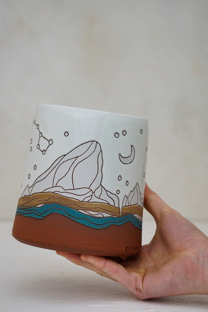 E Teton Moon Dipper Utensil holder / Vase in White