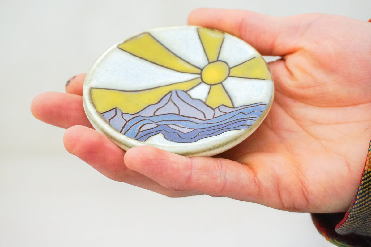 Sunburst Ring dish in Bone