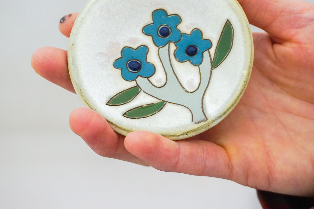 Forget-me-not Ring dish in Bone