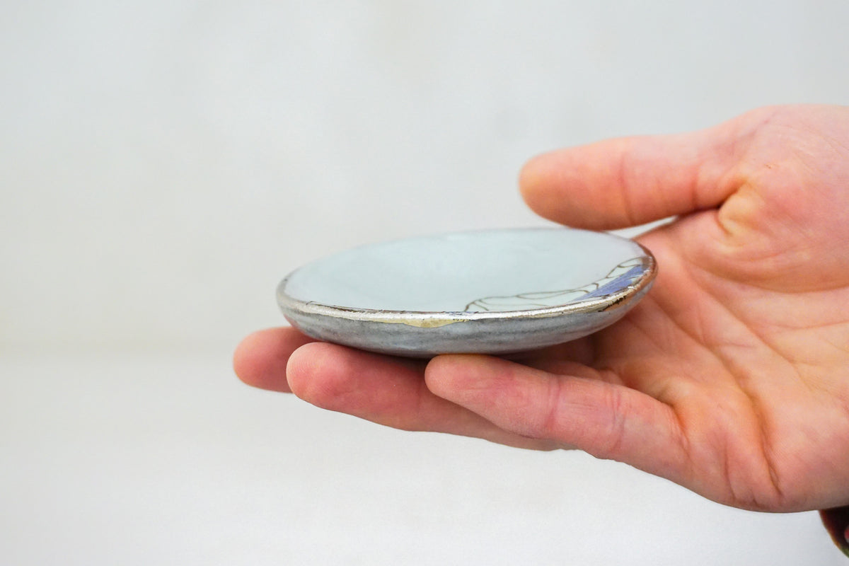 SILVER W Teton Ring dish in White