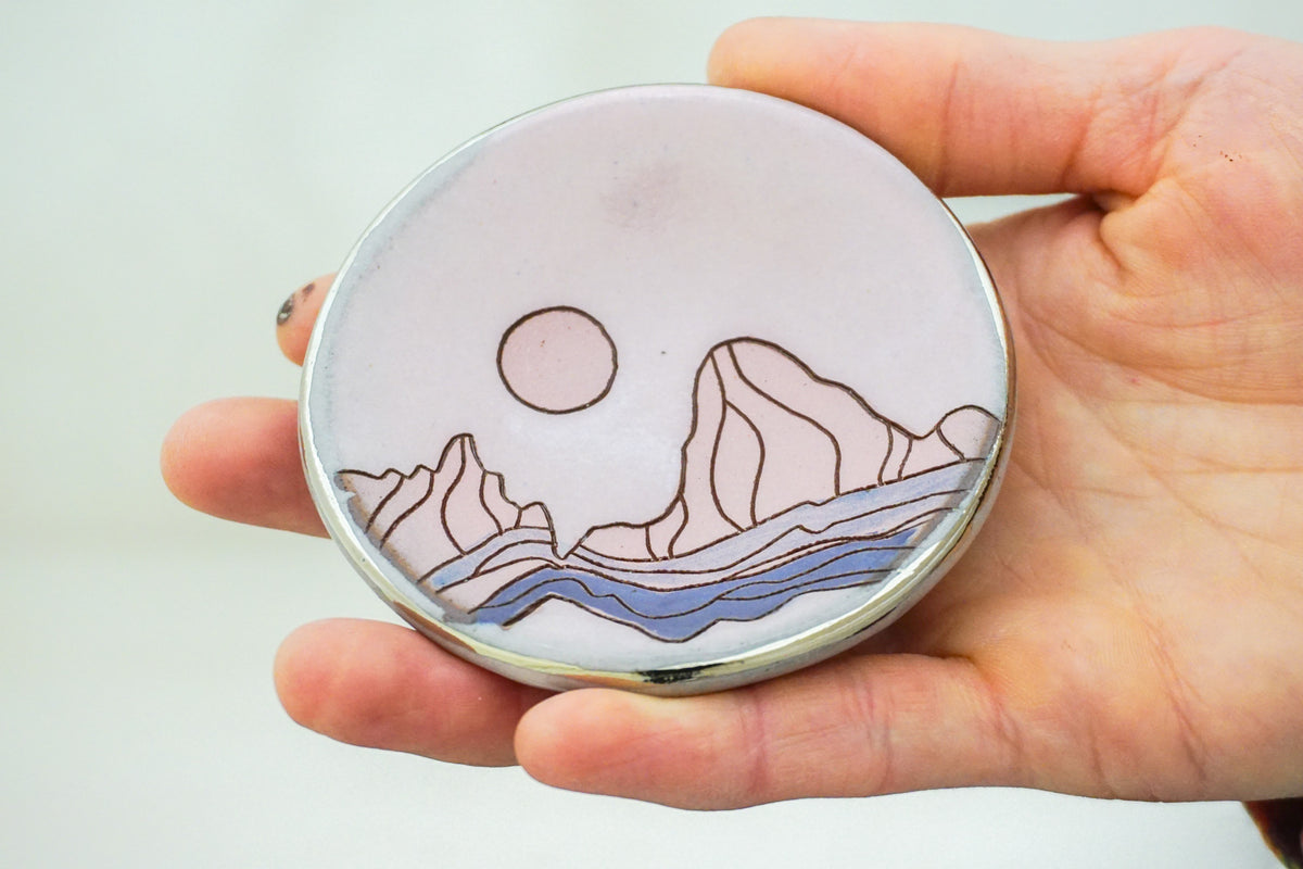 SILVER W Teton Ring dish in White, but on pink slip