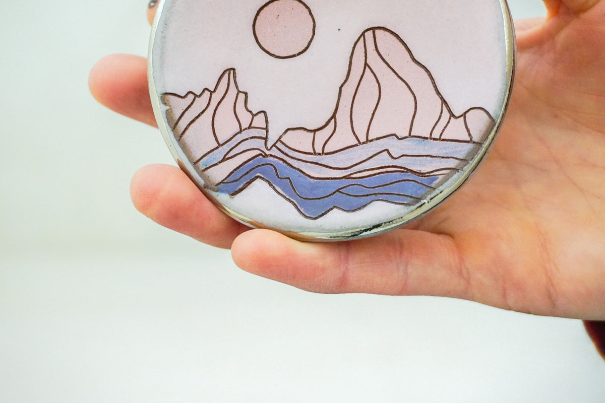 SILVER W Teton Ring dish in White, but on pink slip