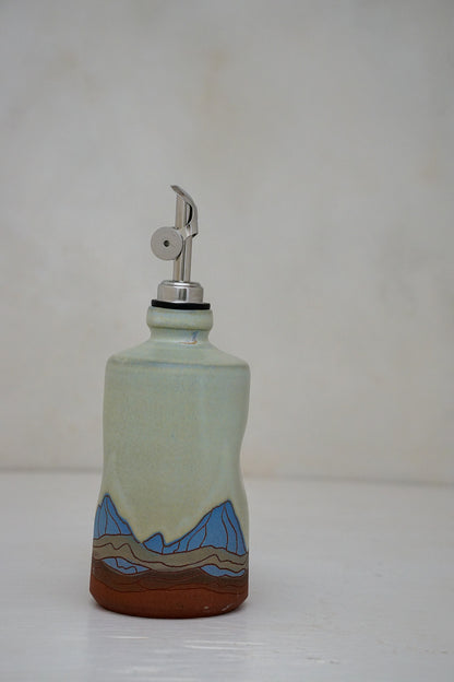 E Teton Olive oil bottle in Limestone