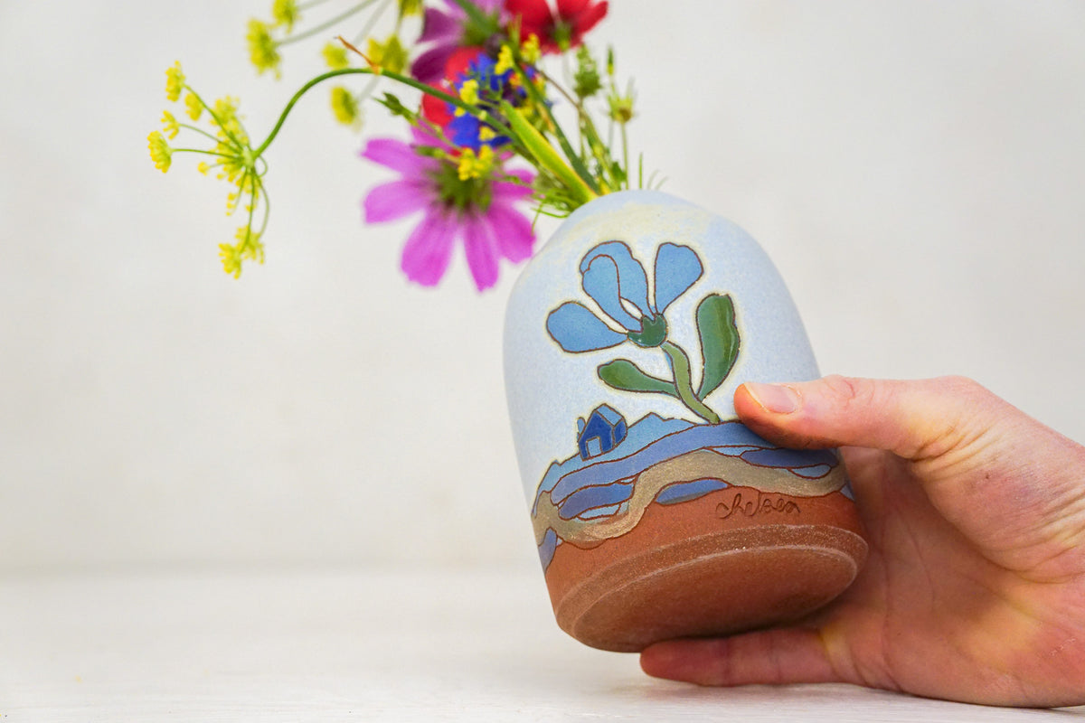 Mountain Flower house Vase in Bone