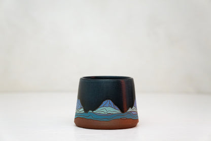 E Teton Shorts mug in Darby