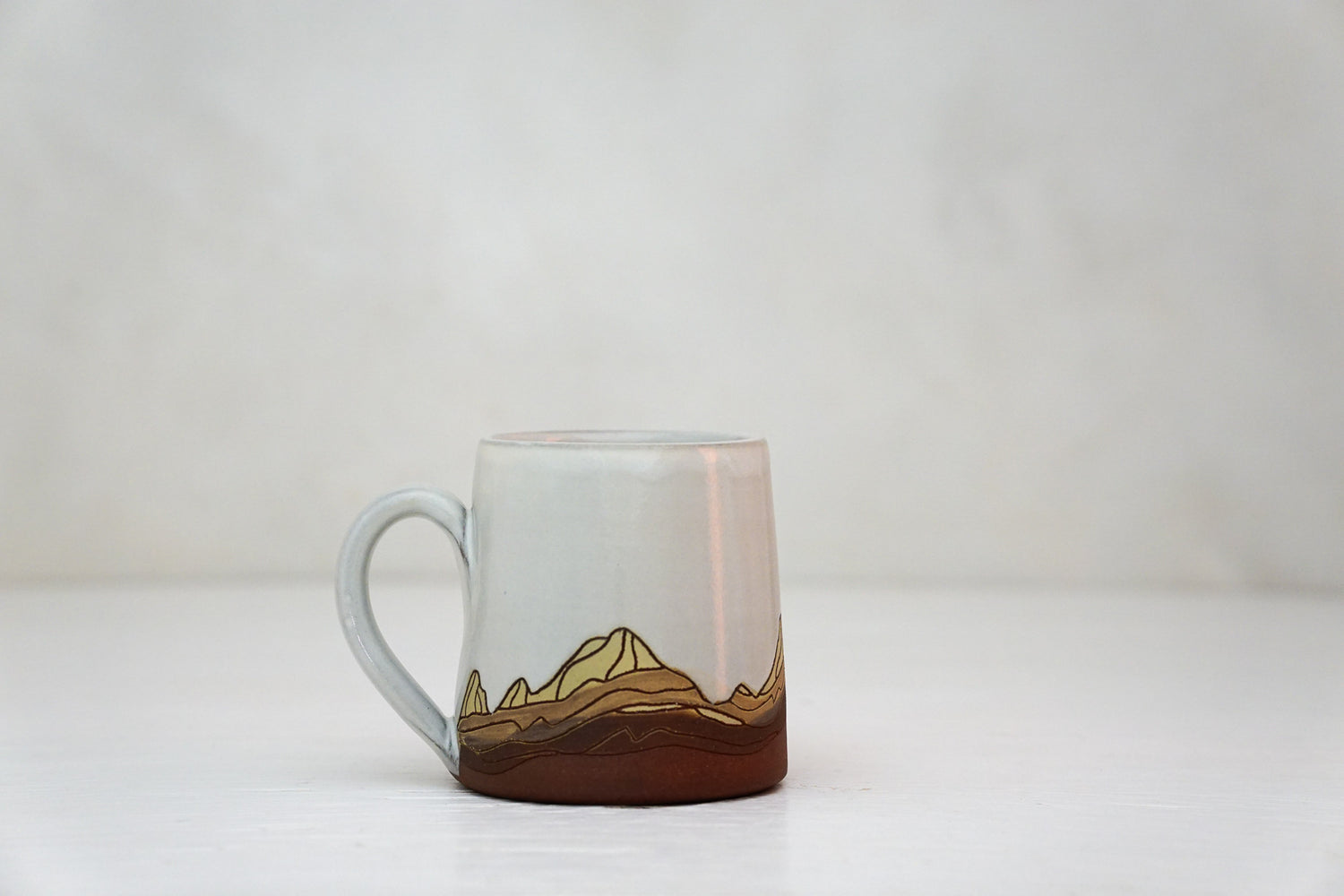 E Teton yellows Tiny mug in White