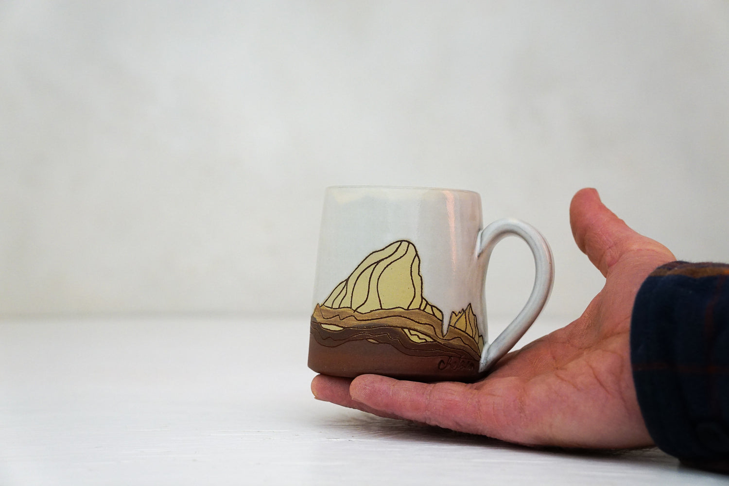 E Teton yellows Tiny mug in White
