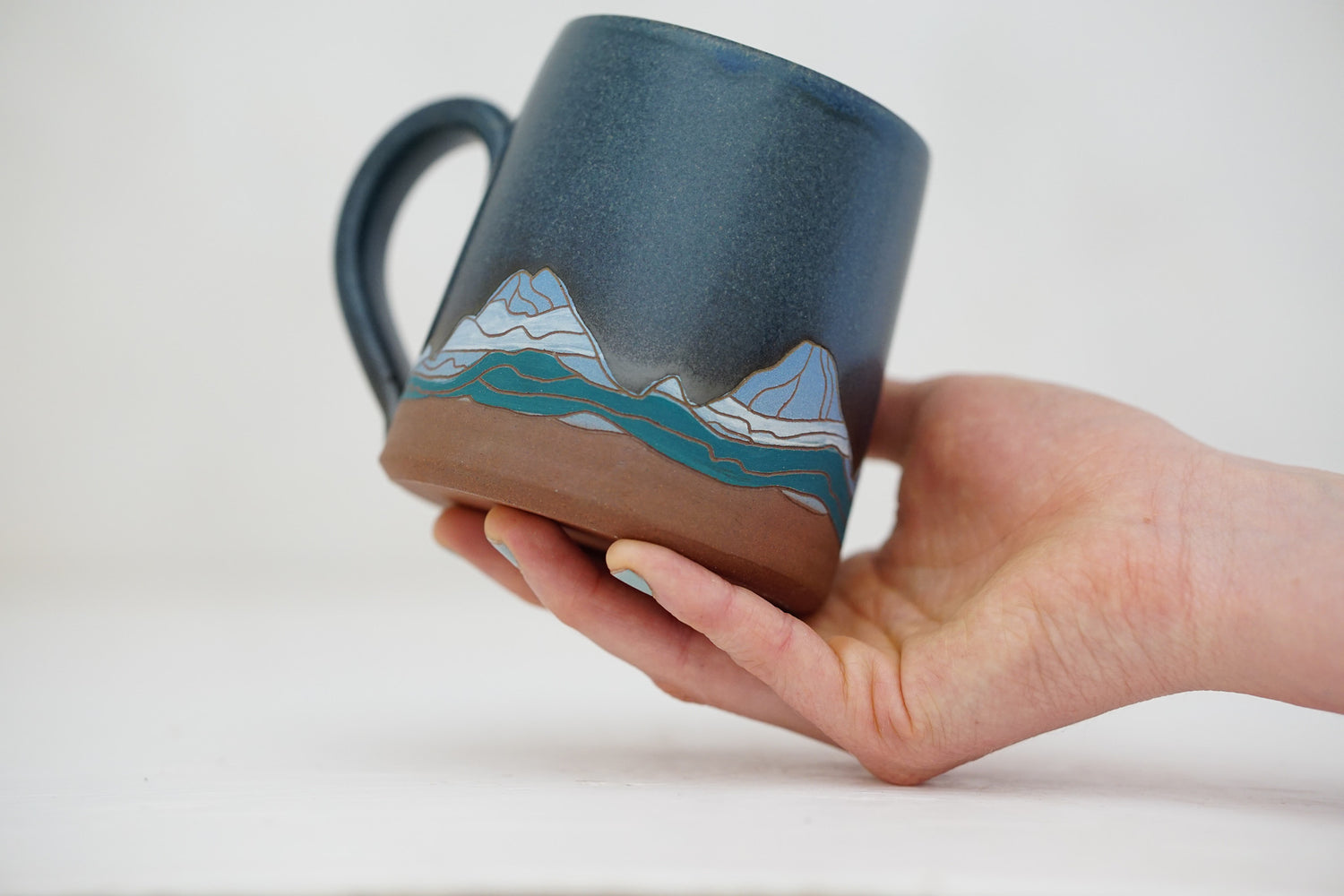 E Teton Blue Moon mug in Darby