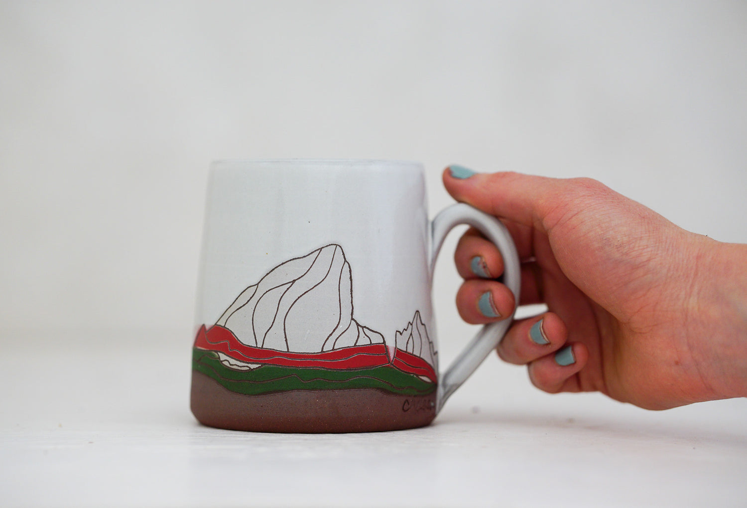 E Teton Christmas mug in white