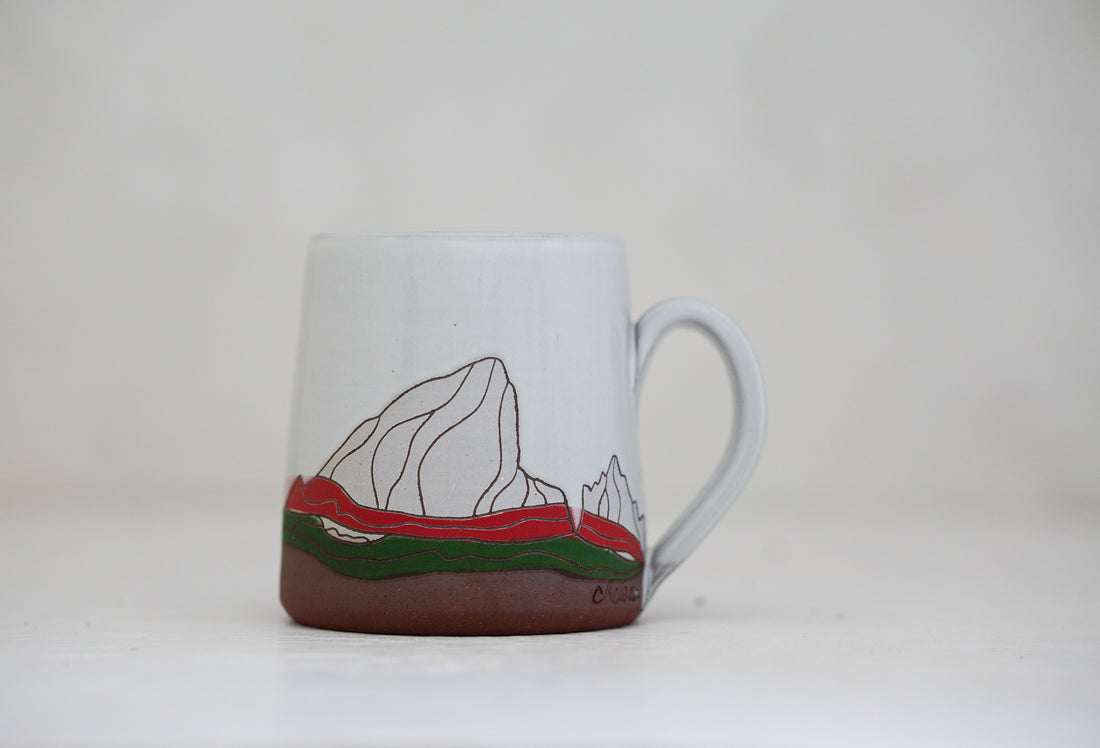 E Teton Christmas mug in white