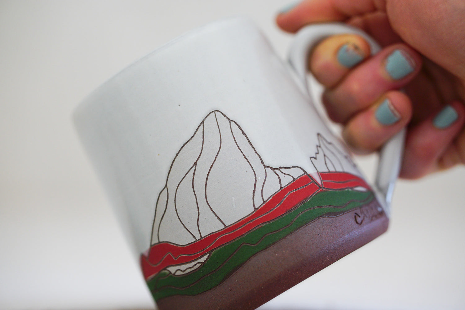 E Teton Christmas mug in white