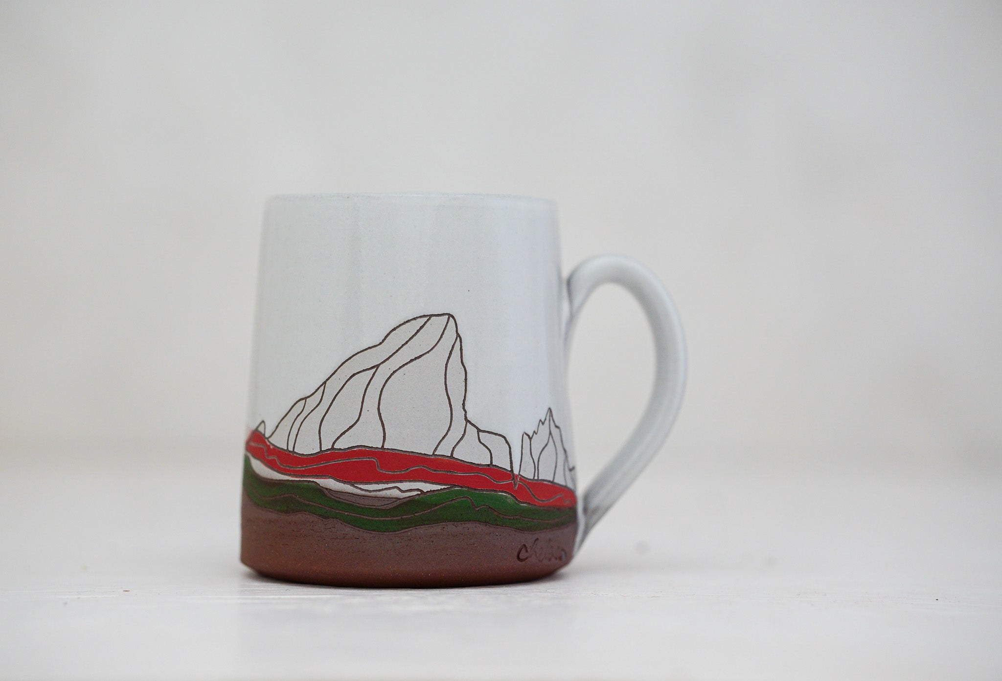 E Teton Christmas mug in white 2