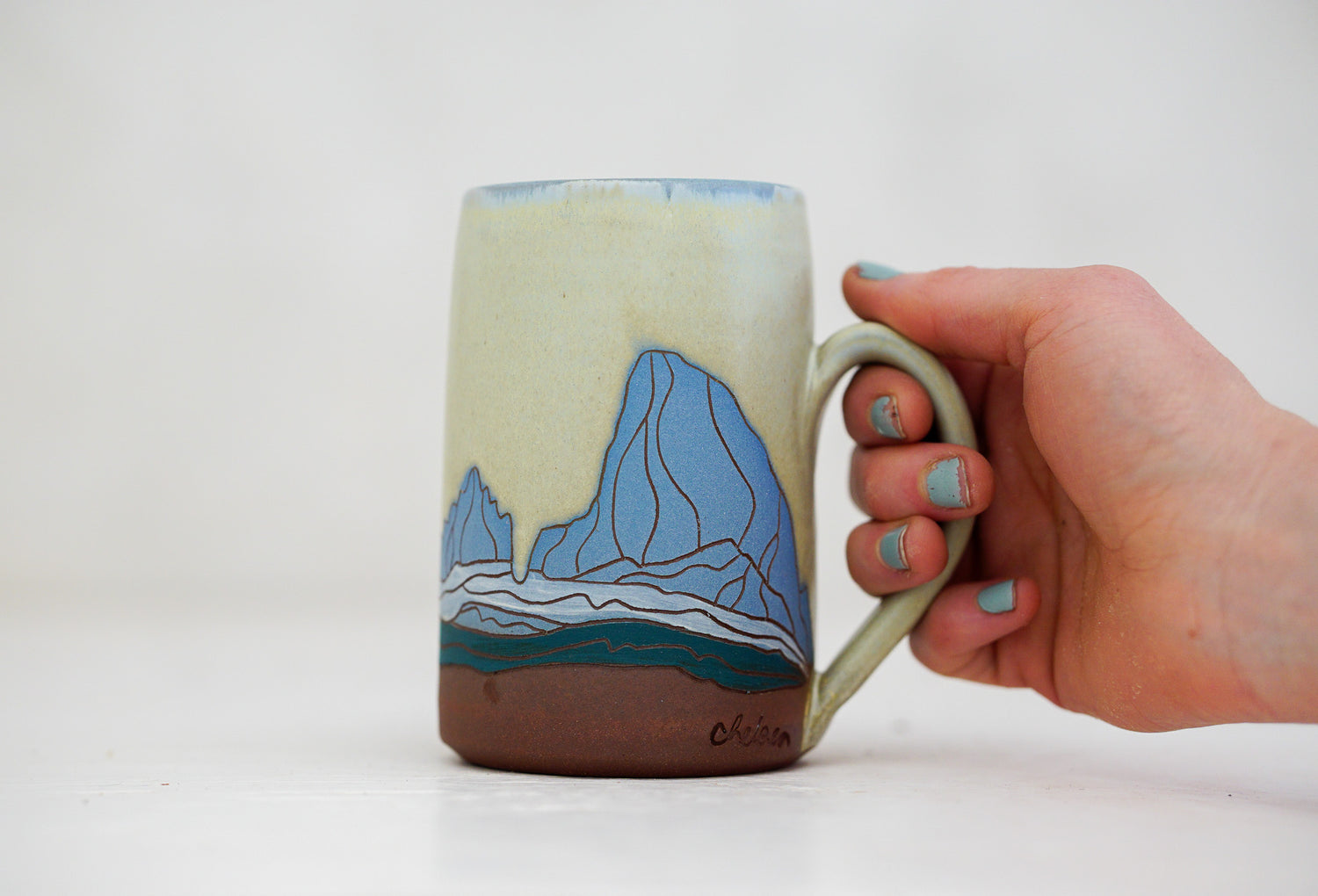 W Teton Tall mug in Bone