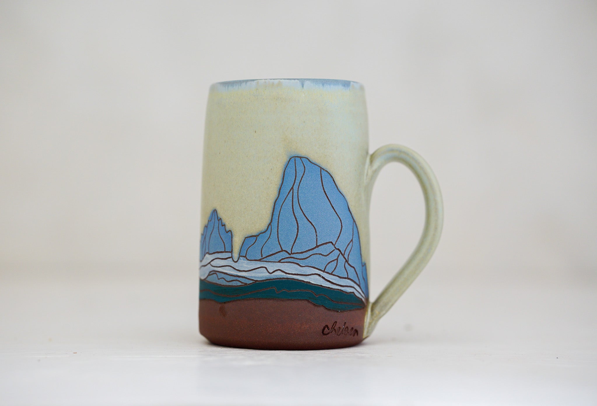 W Teton Tall mug in Bone