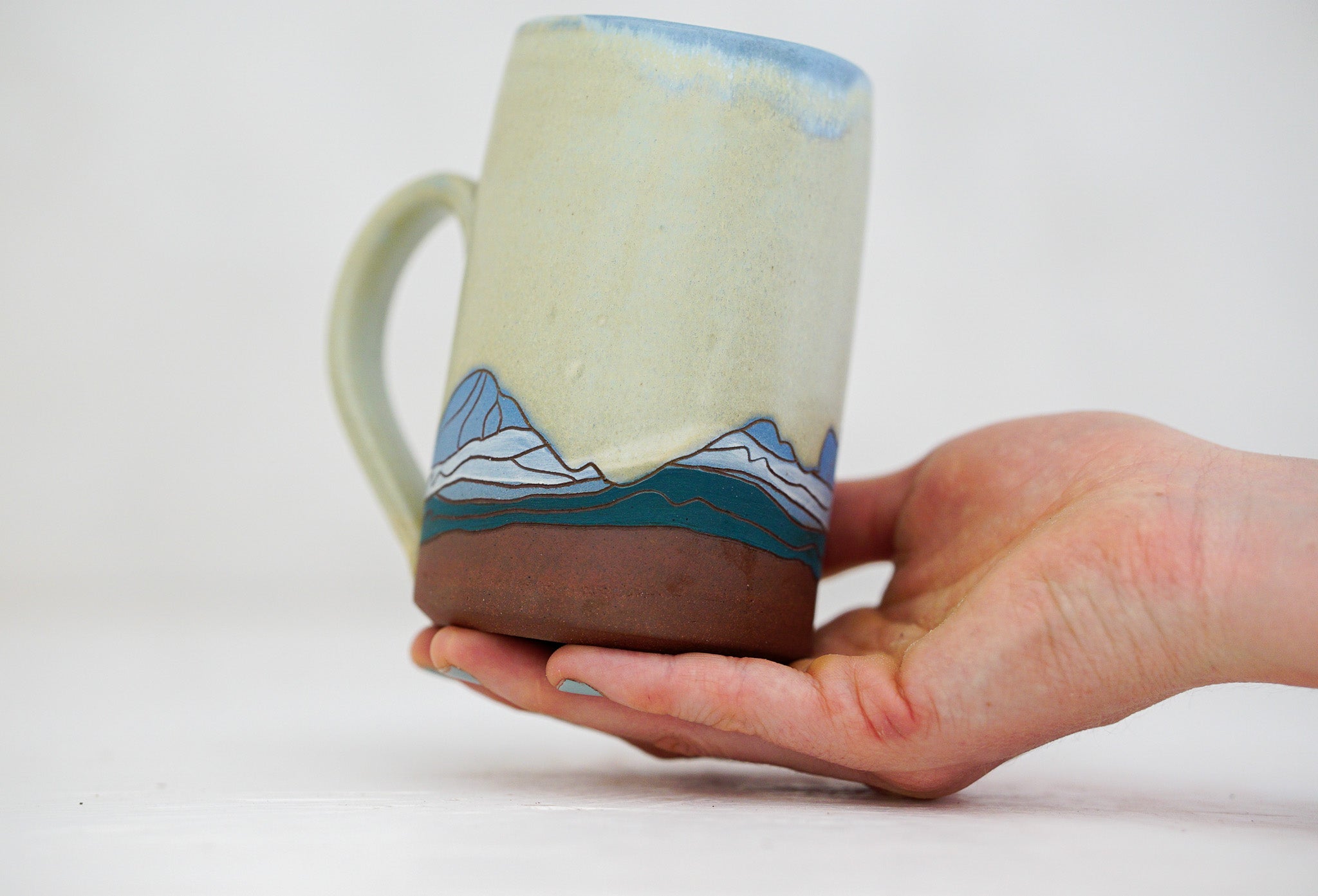 W Teton Tall mug in Bone