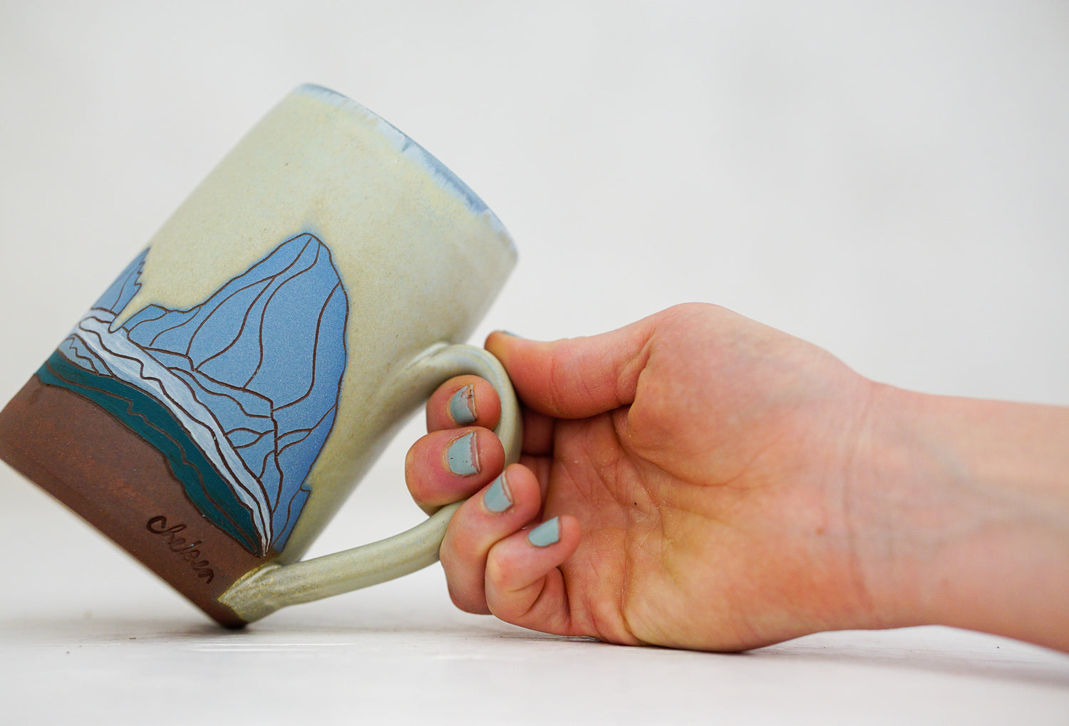 W Teton Tall mug in Bone