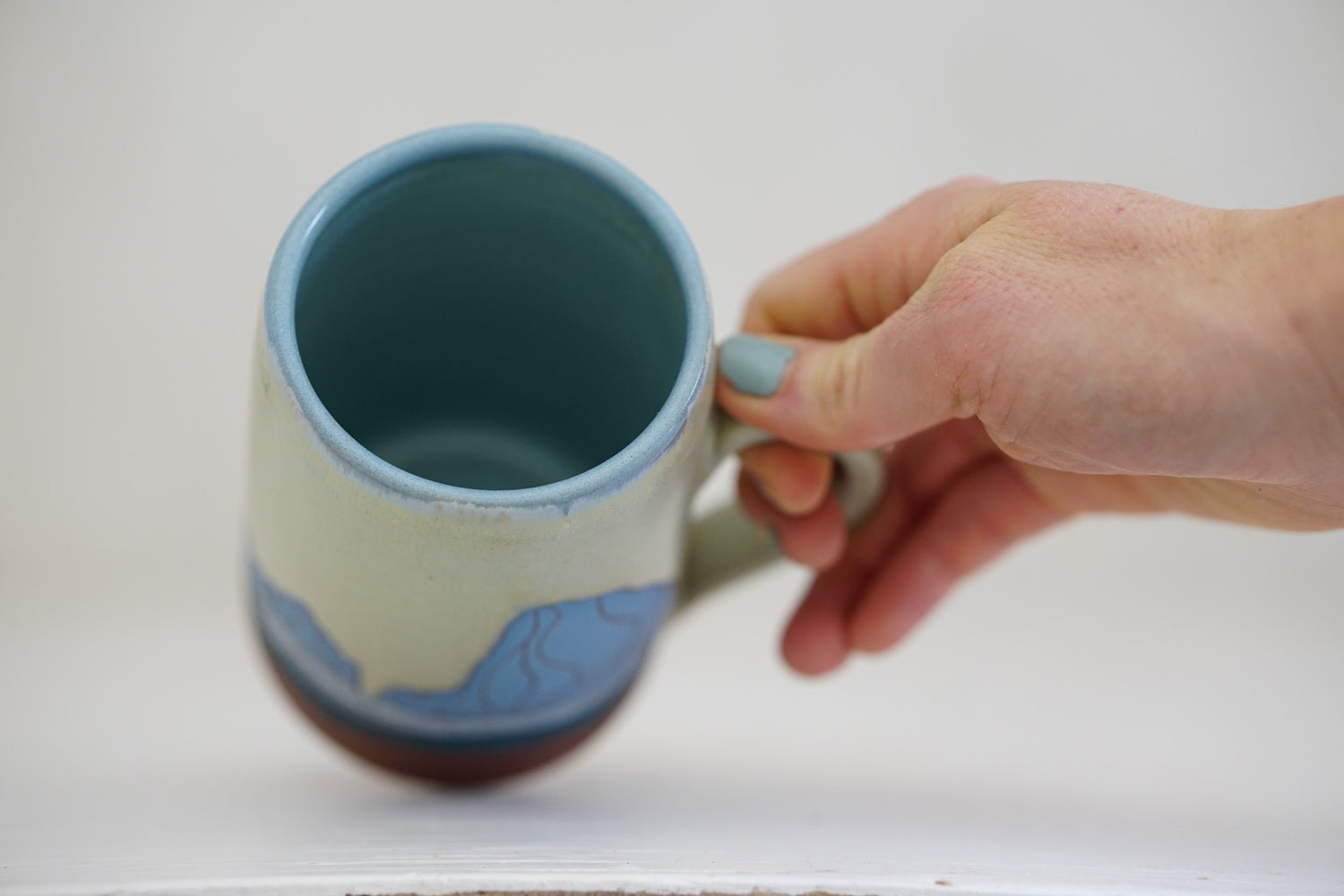 W Teton Tall mug in Bone