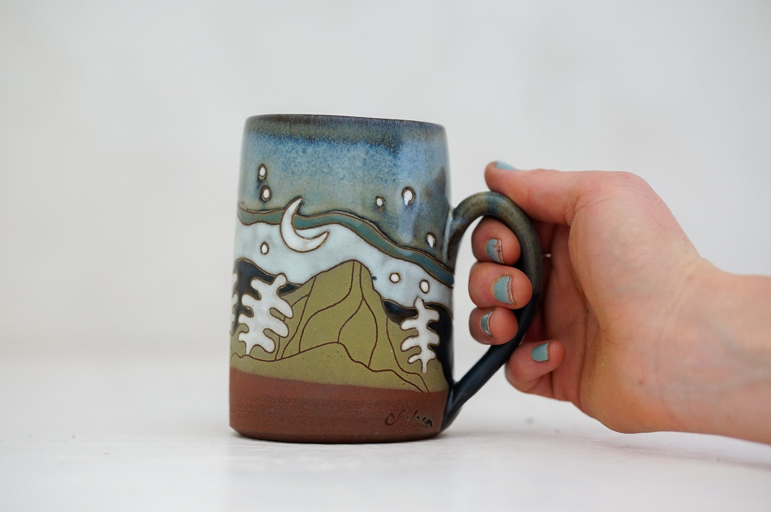 Skylines night mug in Darby and Magic