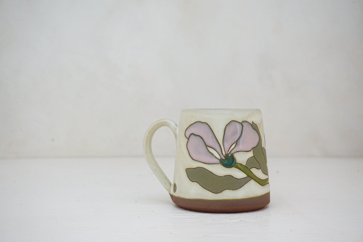 Dancing Flower mug in Bone