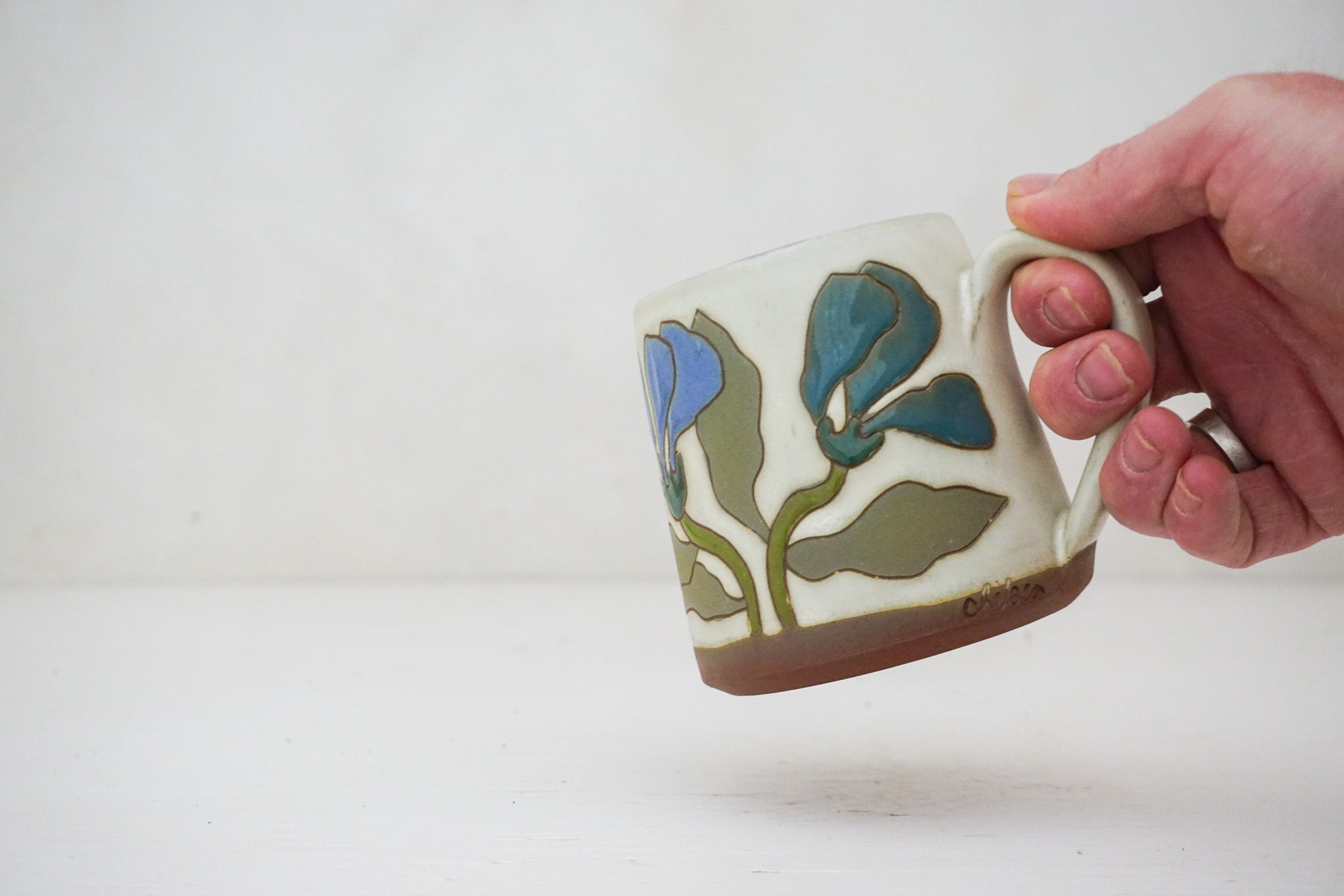 Dancing Flower mug in Bone