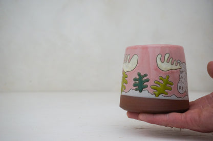 Moose trees mug in Pink