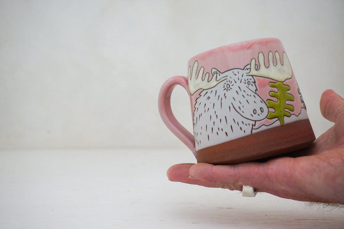 Moose trees mug in Pink