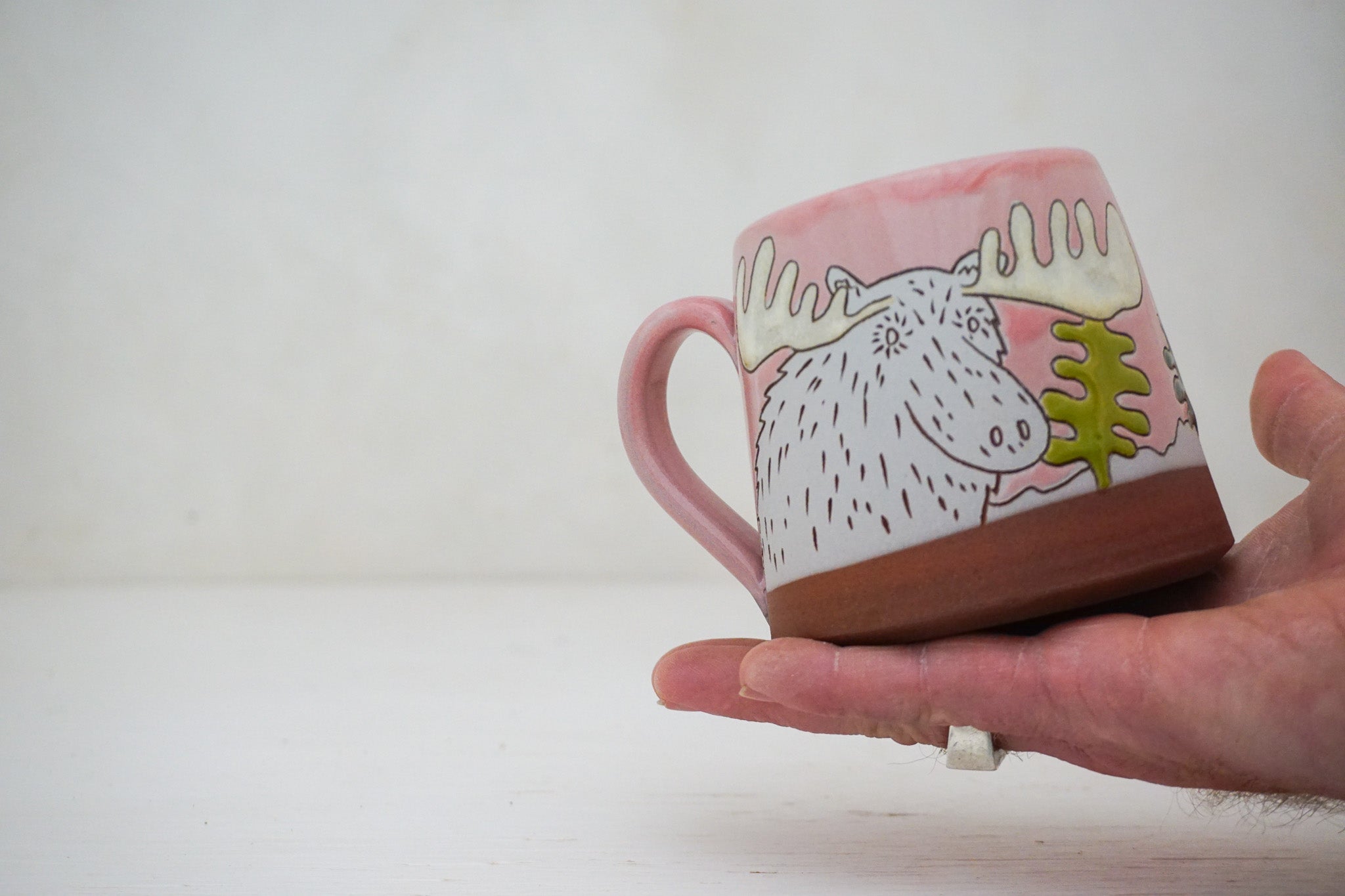 Moose trees mug in Pink