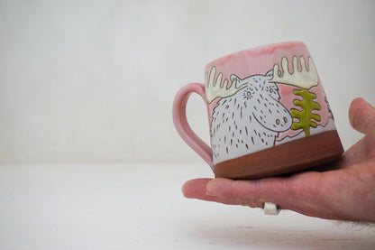 Moose trees mug in Pink