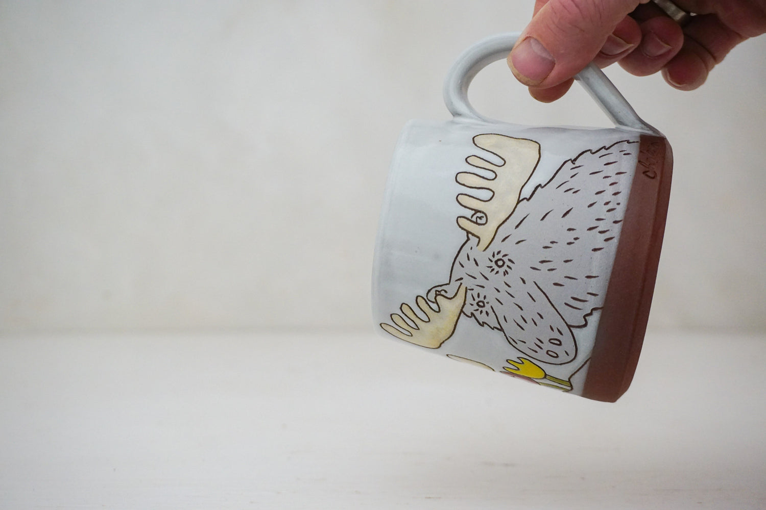 Moose &amp; Tulips mug in White