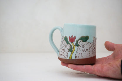 Bears &amp; Tulips mug in Ira blue