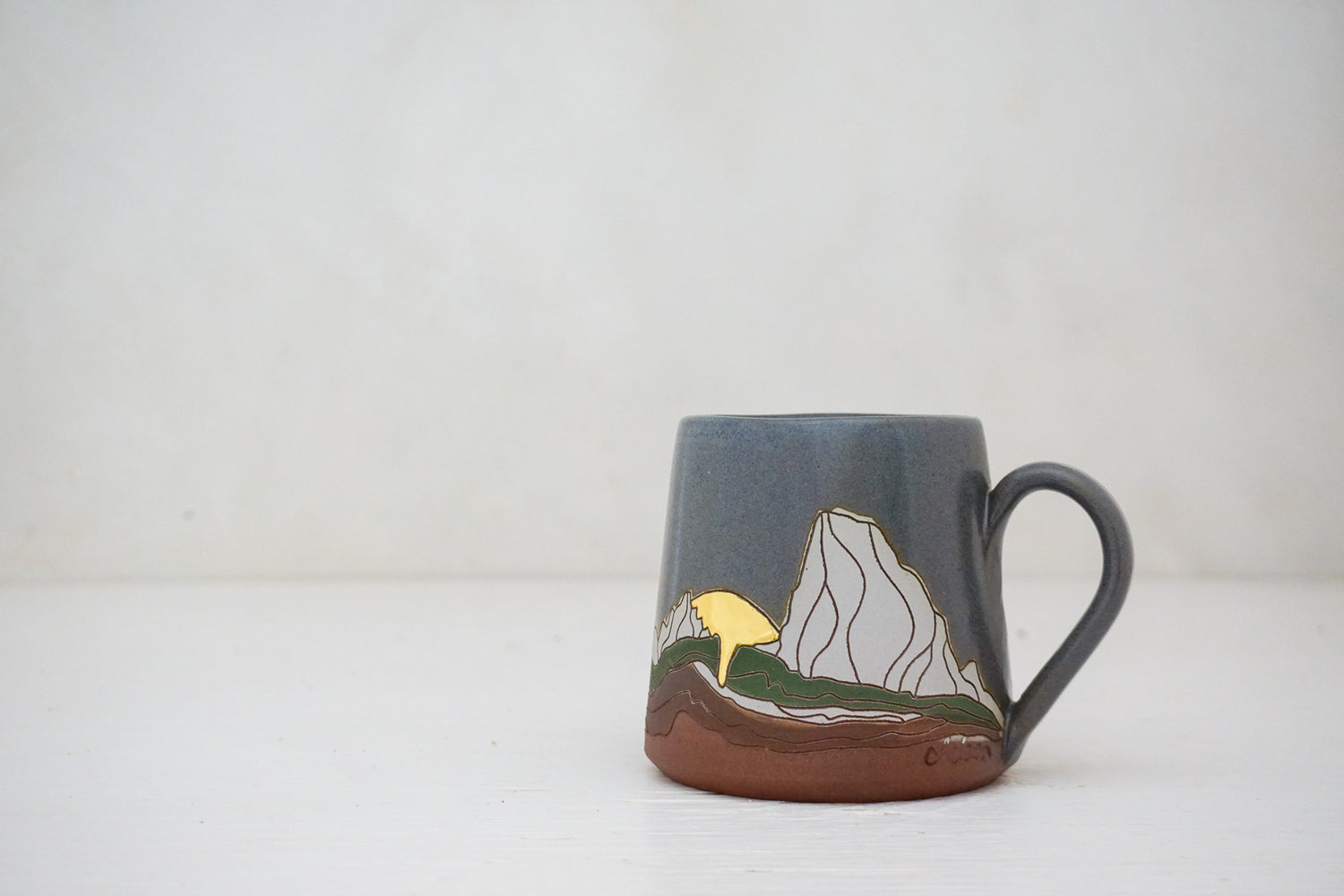 GOLD W Teton mug in Stone