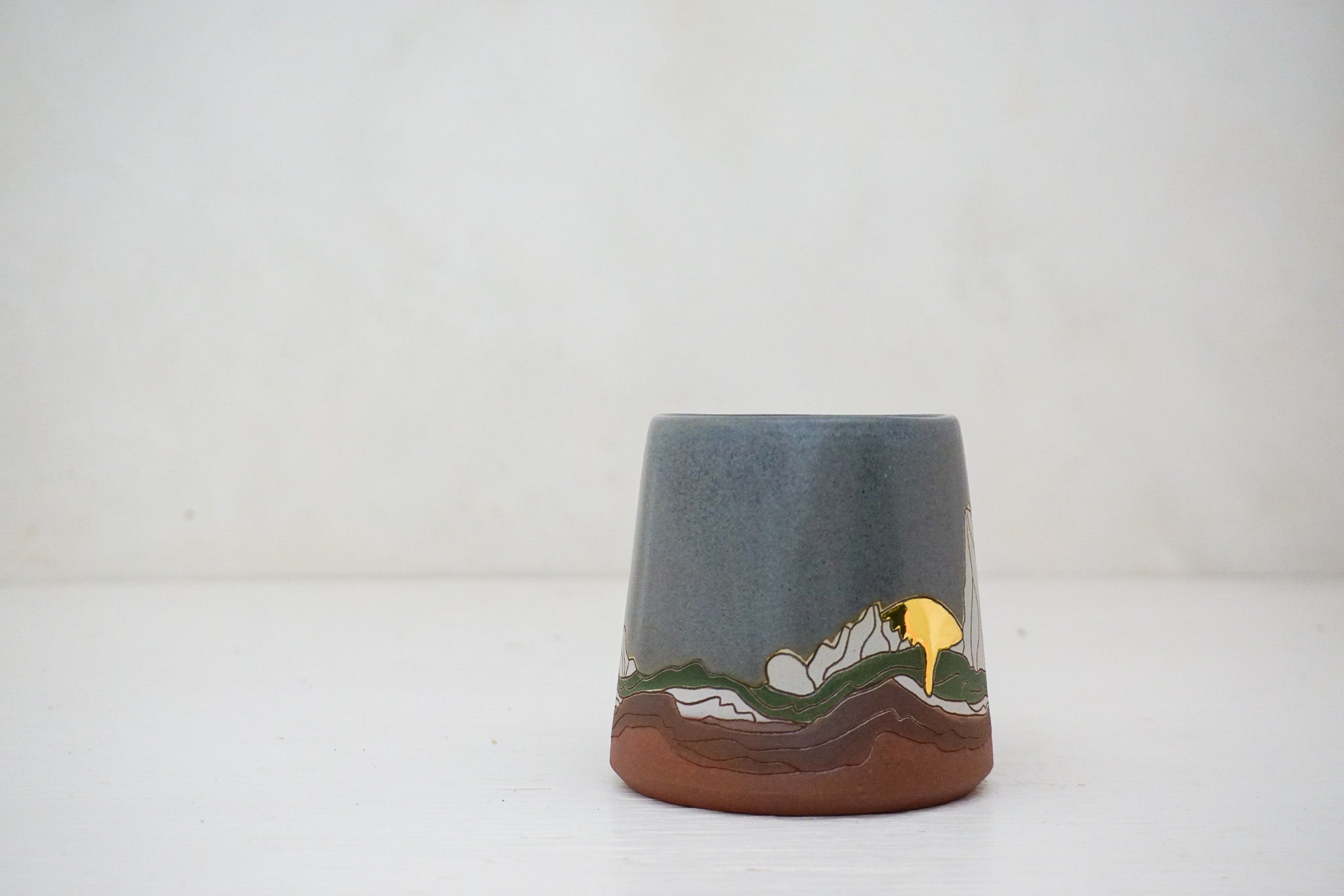 GOLD W Teton mug in Stone